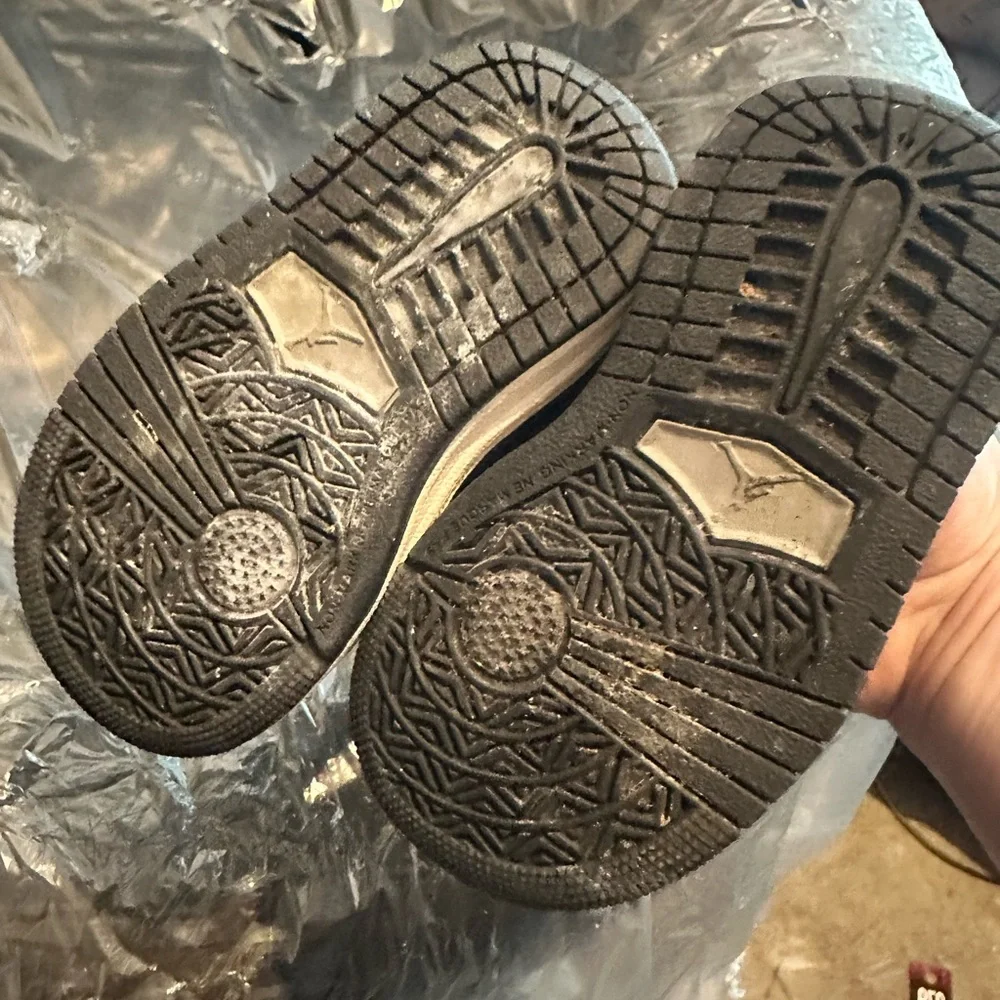 Jordan black grey